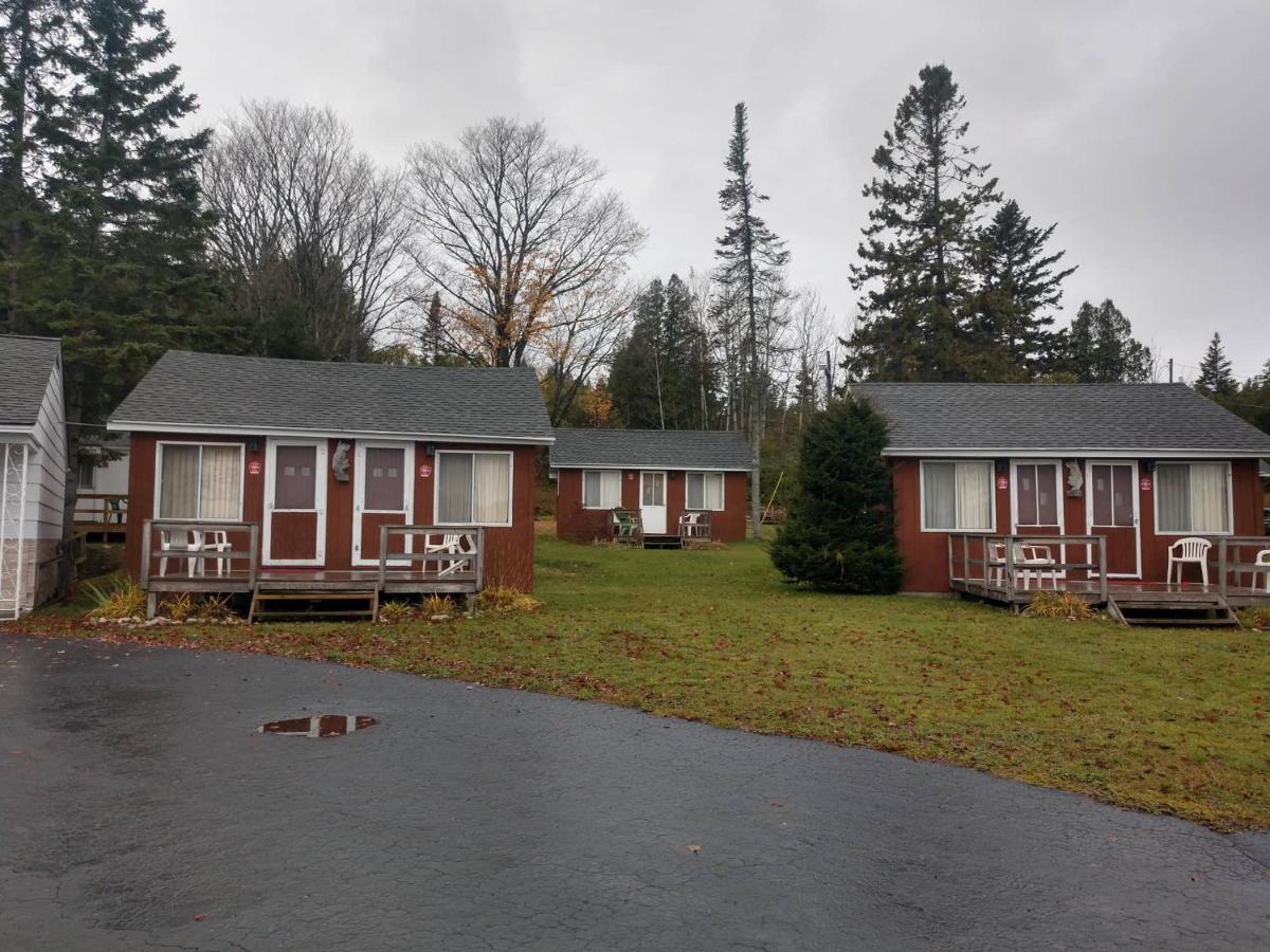 Firehouse Inn Saint Ignace Exterior foto