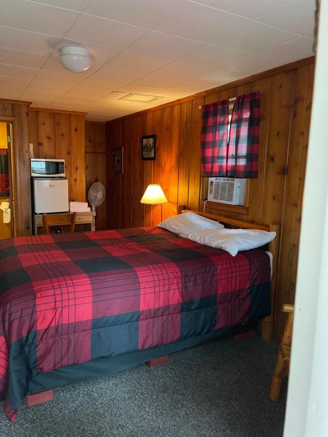Firehouse Inn Saint Ignace Exterior foto